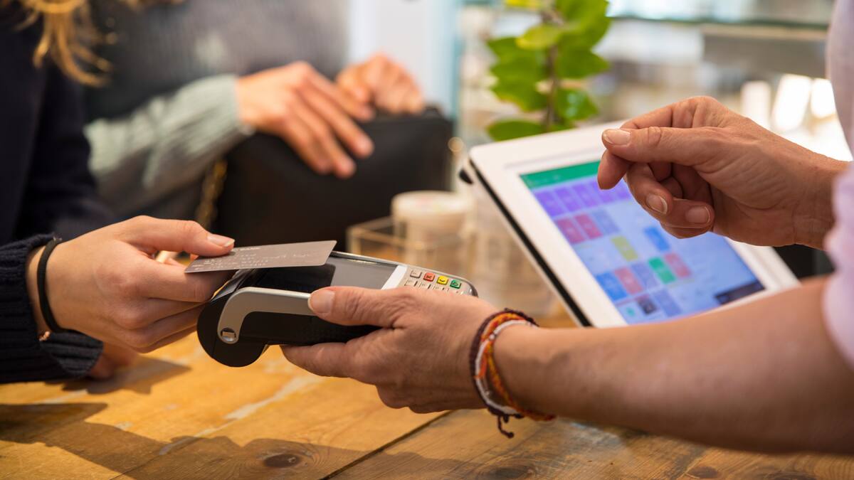 Los comerciantes auguran un aumento de las ventas con la subida de las temperaturas, según PIMECO