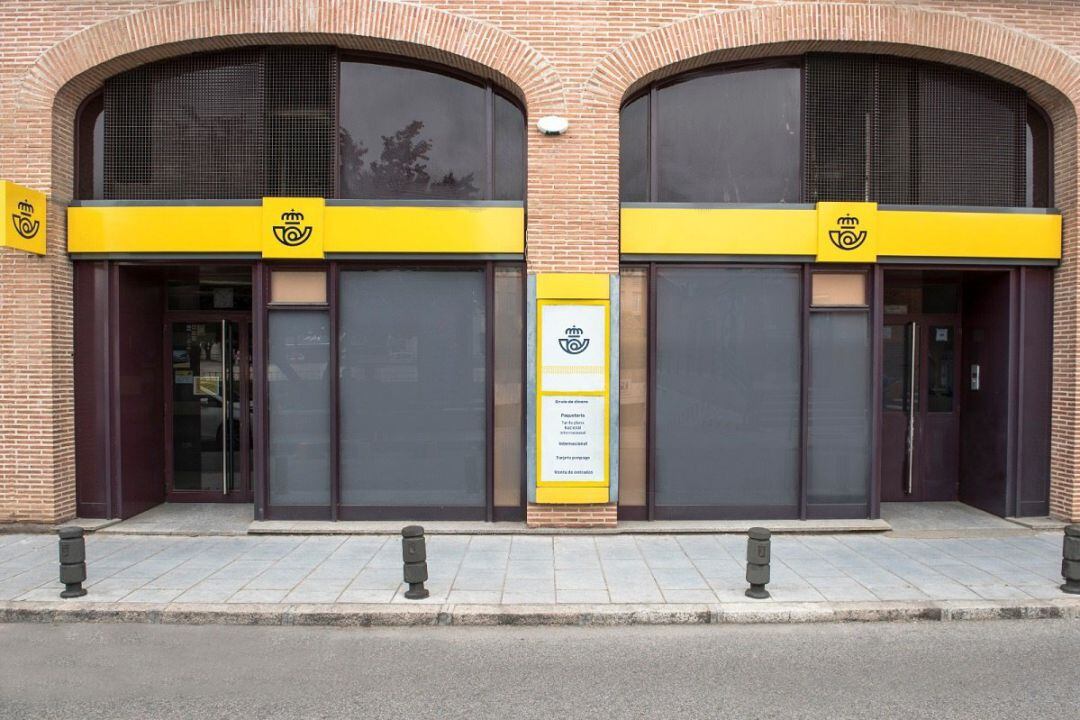 Correos abre sus oficinas este domingo por la mañana para agilizar el voto por correo