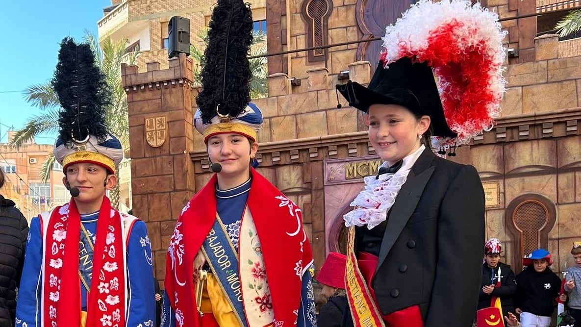 Este año, Nieves Navaló y Lucia Herrero, son las embajadoras Mora y Cristiana, mientras el que el centinela es Rodrigo Juan.