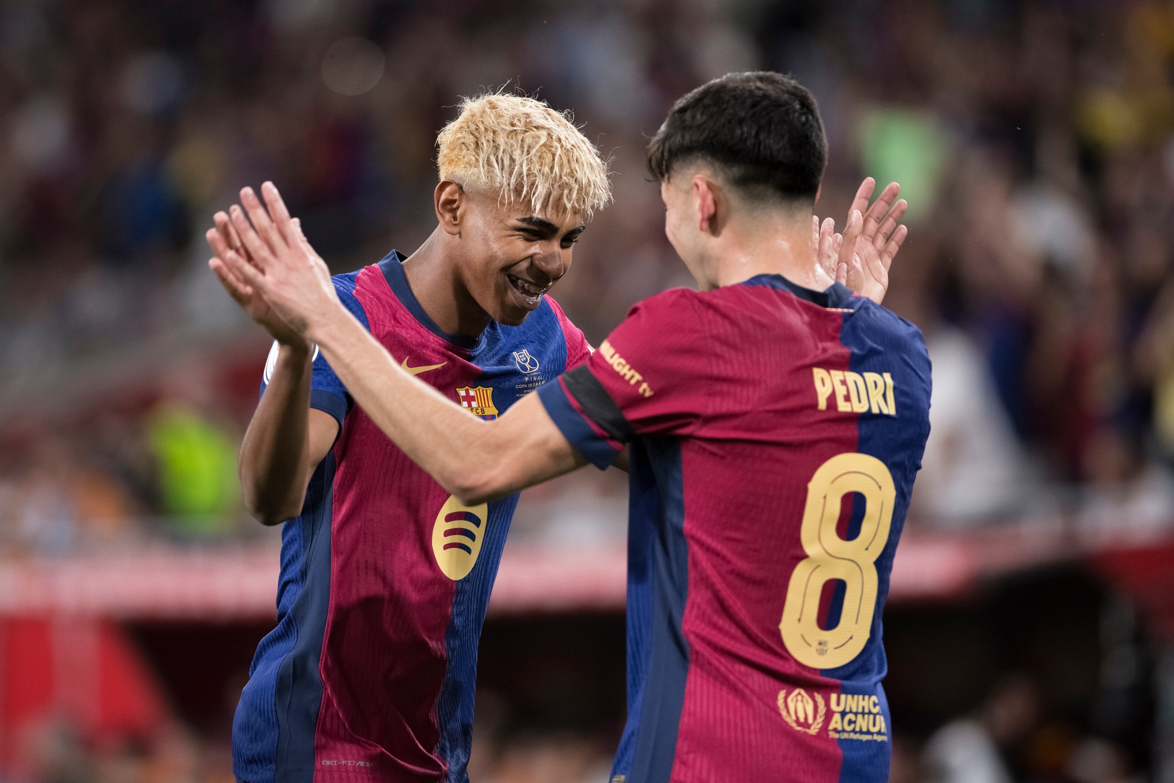 Lamine Yamal y Pedri celebran un gol con el FC Barcelona ante el Real Madrid en la final de la Copa del Rey
