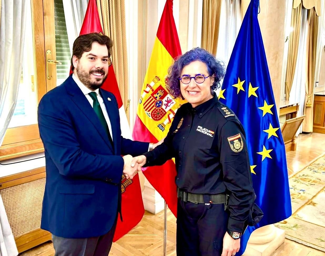 Eduardo Santiago, subdelegado del Gobierno en Palencia y Montserrat Marín, comisaria provincial