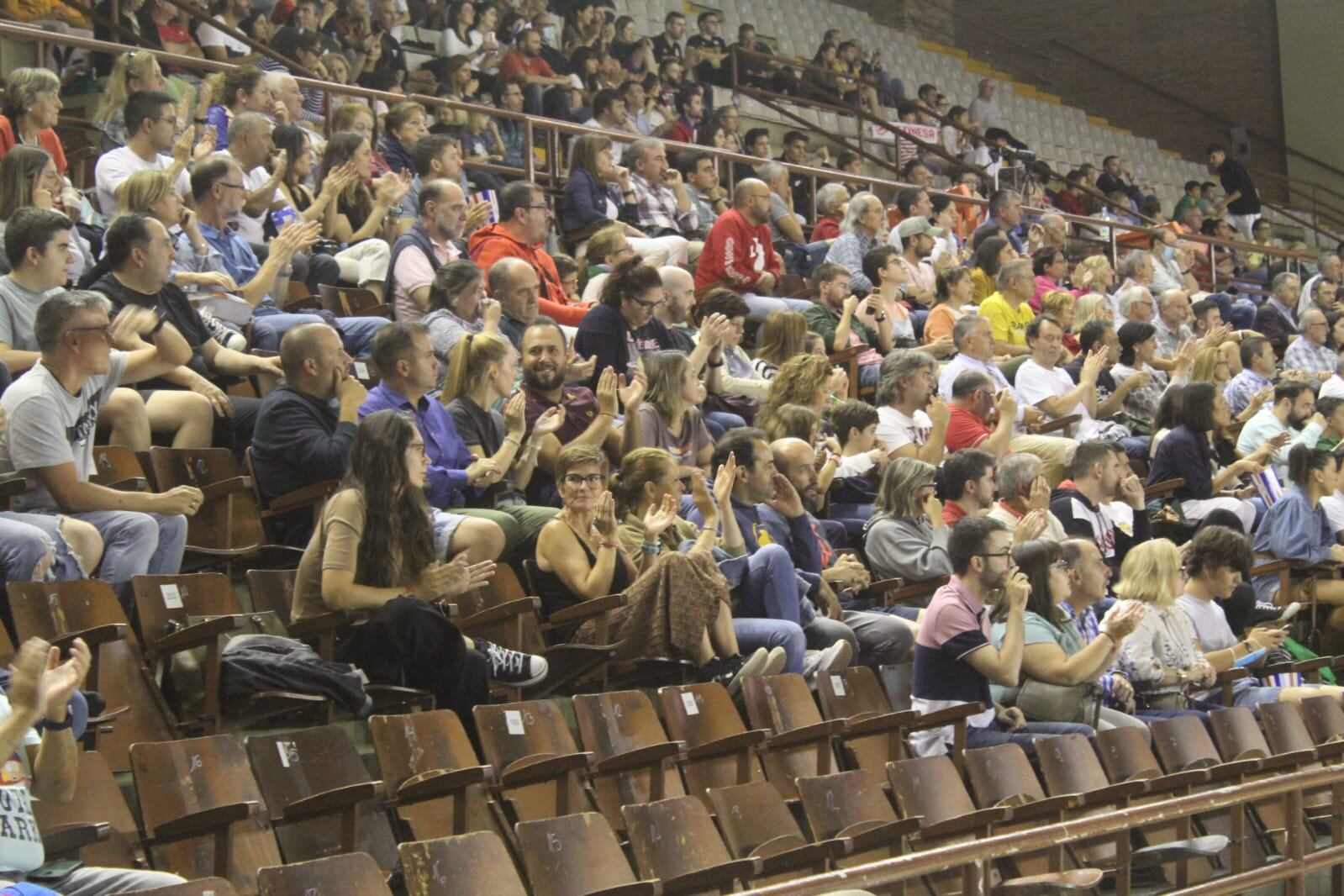 El público arropó a la Cultural en el Palacio