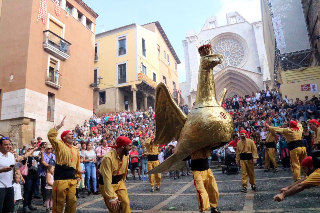 Àliga de Tarragona ballant per Santa Tecla. 