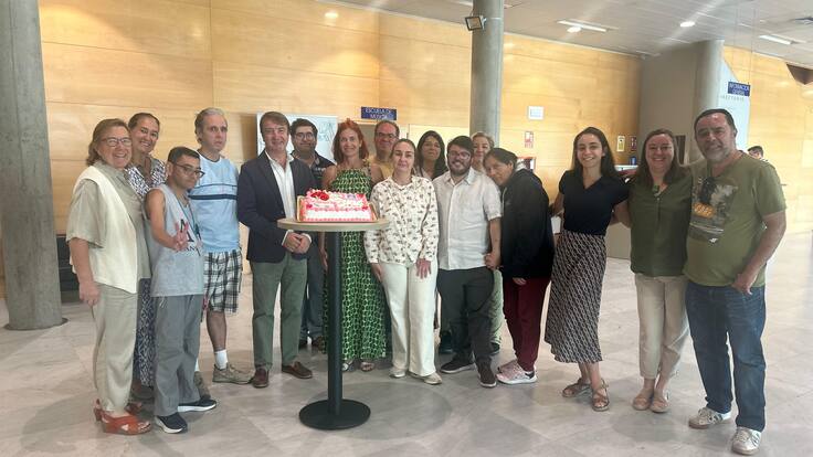 Hablamos con Sonia Lolo, concejala de Familia e Igualdad de Tres Cantos, ya que el Ayuntamiento celebra dos décadas de 'Así Mejor', un programa pionero con talleres formativos e inclusivos