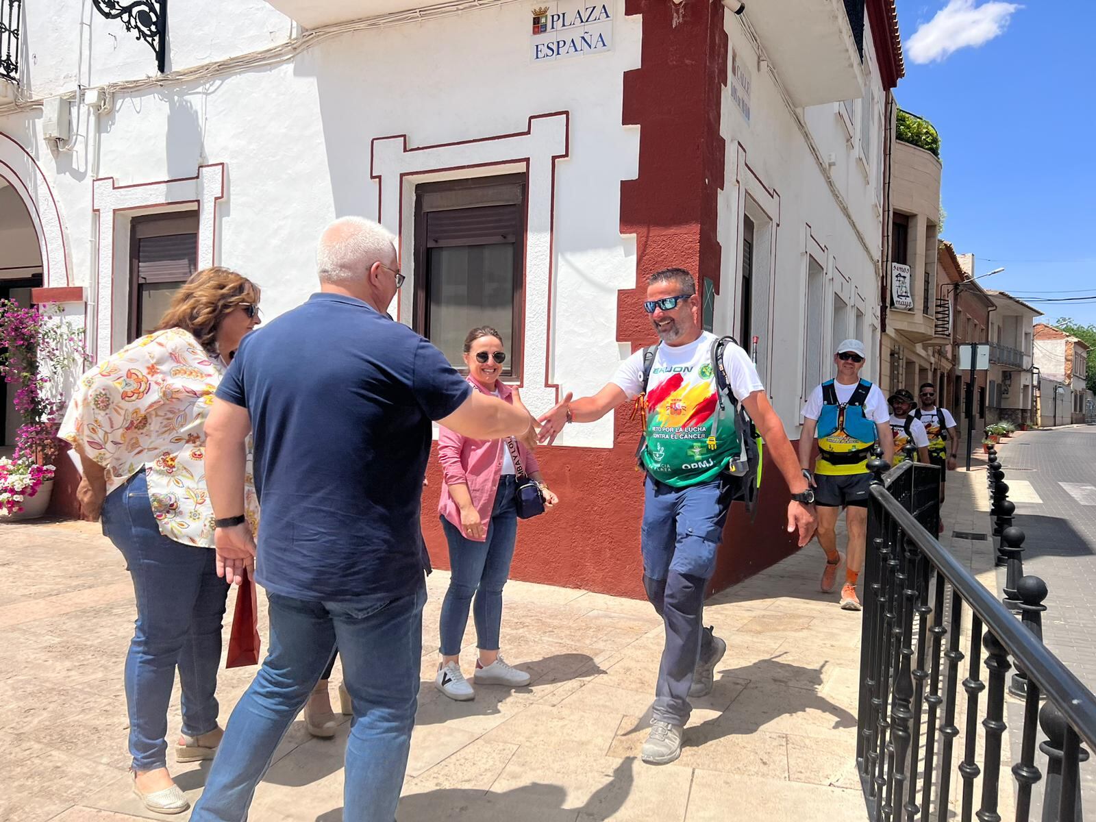 Víctor es recibido por las autoridades de Pedro Muñoz