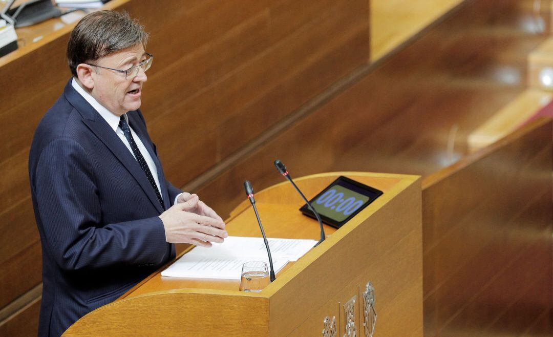 El president de la Generalitat en funciones, Ximo Puig, durante su intervención en el debate de investidura en Les Corts Valencianes. 