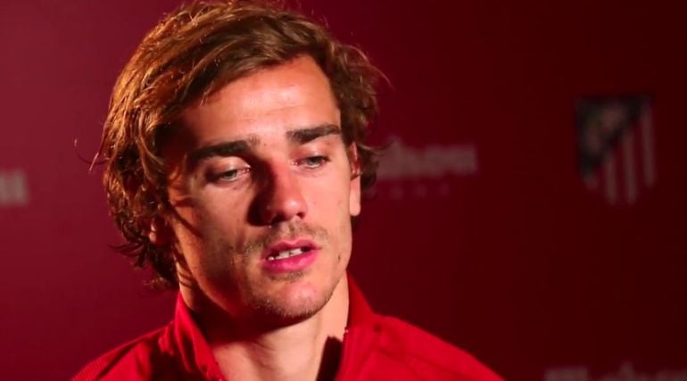 Griezmann, en el vídeo en el que se le entrega el premio al jugador 5 estrellas de Mahou