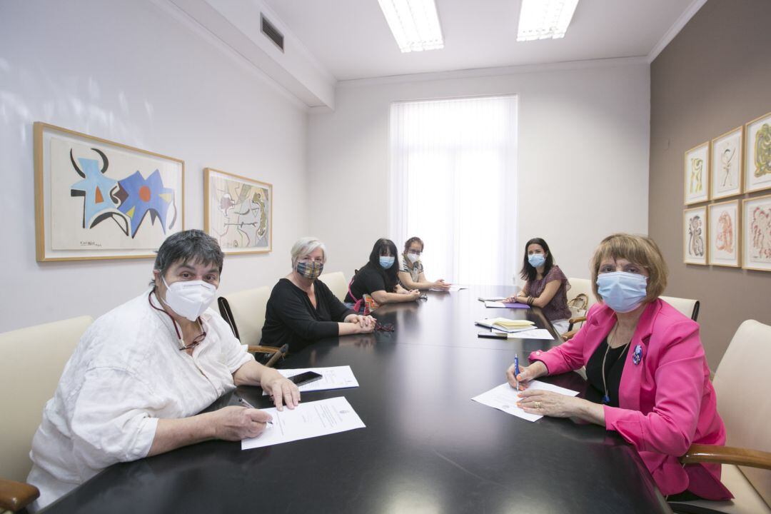 Firma del contrato entre Spama y el Ayuntamiento de Gandia