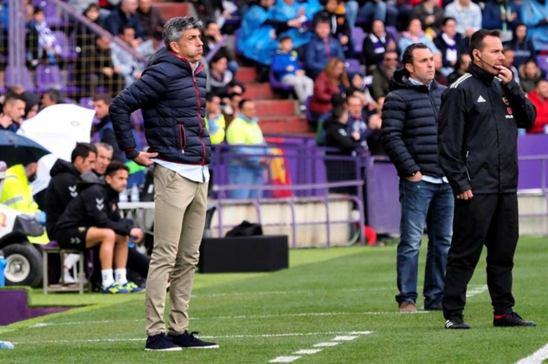Imanol Alguacil resopla durante el partido contra el Valladolid
