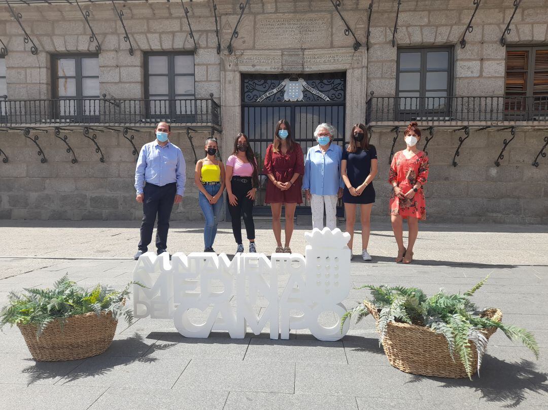 Guardesas y damas de honor de las próximas fiestas de San Antolín