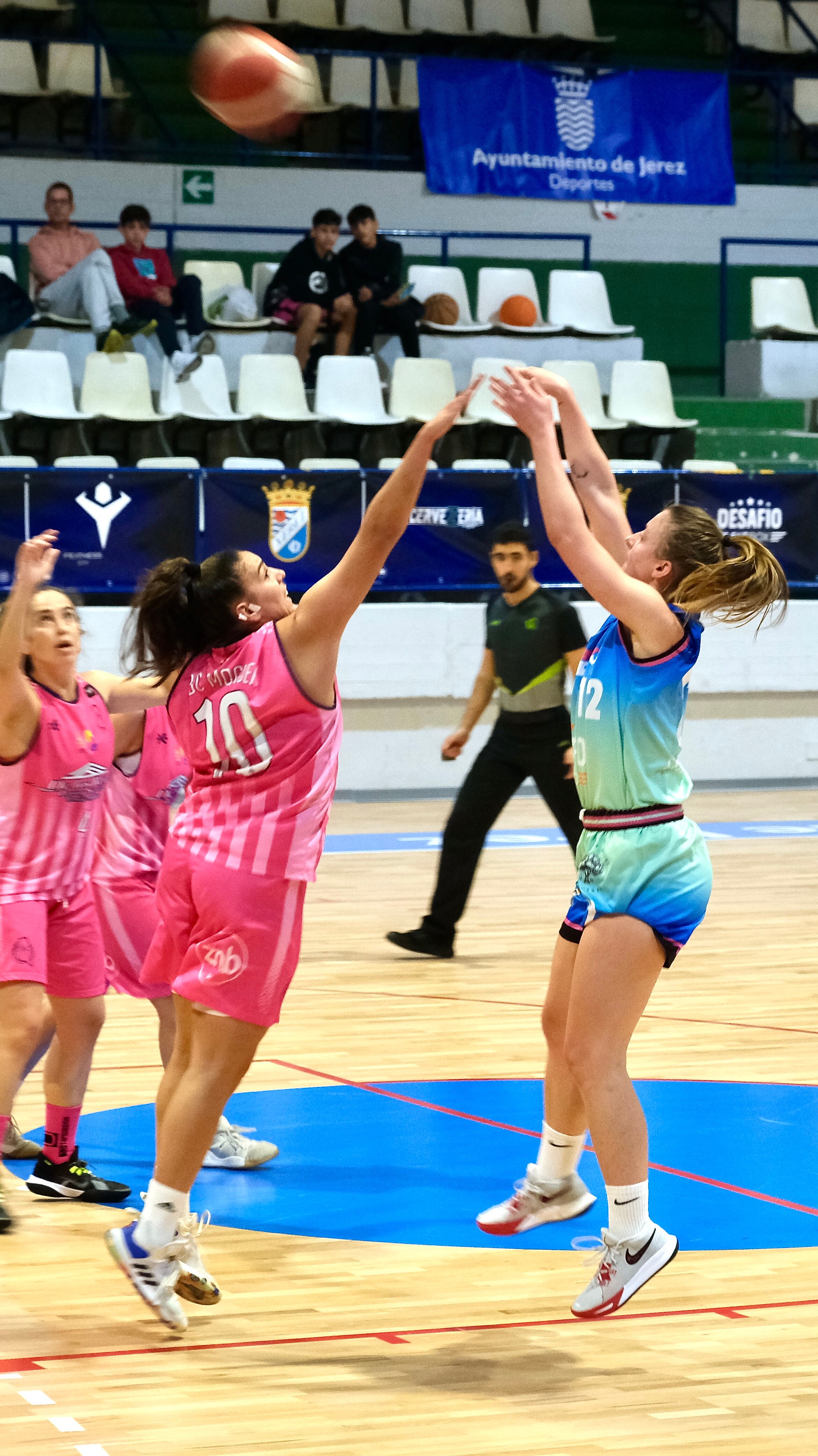 Por un punto perdió el Baloncesto XCD