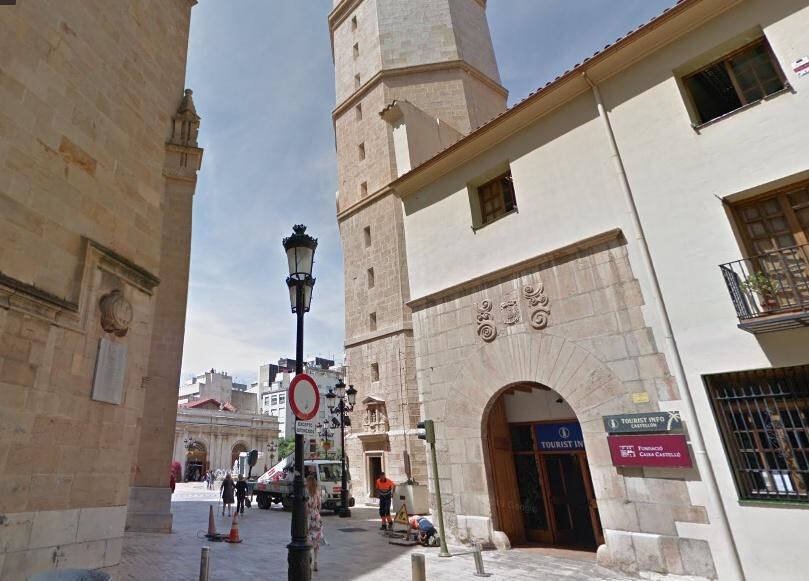 Oficina de Turismo en la plaza Mayor