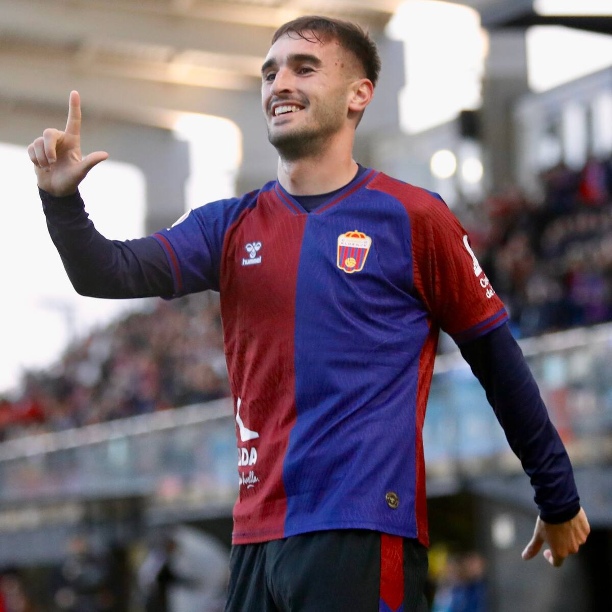 El Eldense respira a costa de un inofensivo Nàstic (4-1)