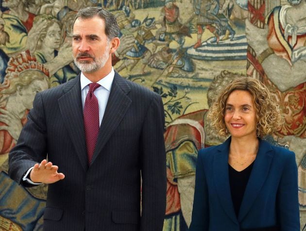 El rey Felipe VI y la presidenta del Congreso, Meritxell Batet, durante la audiencia hoy en el Palacio de La Zarzuela.