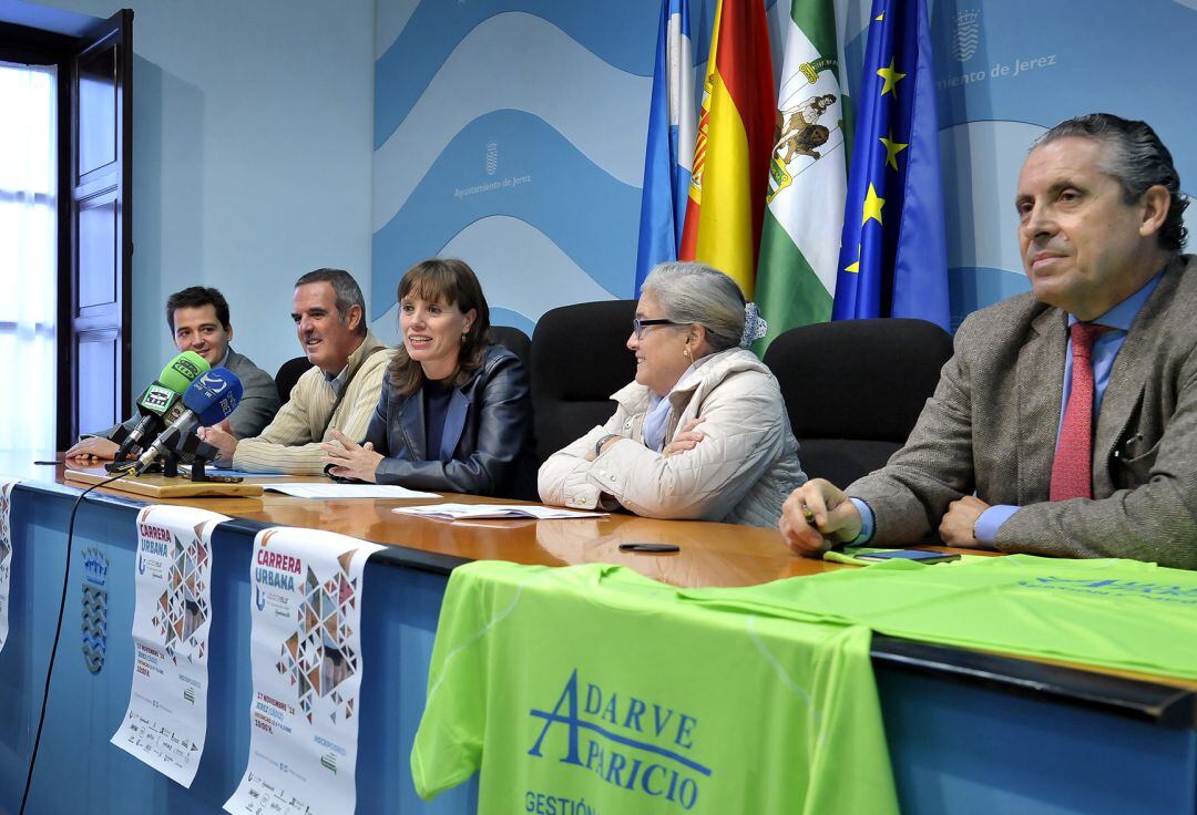 Imagen de la rueda de prensa presentación de la carrera de Upacesur