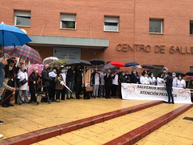 Protesta en el Centro de Salud del barrio de El Carmen