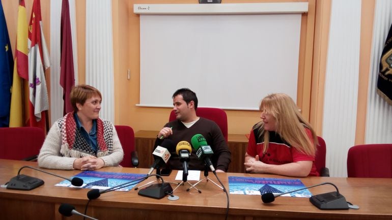 Presentación del Torneo de Natación que se celebra el lunes en Medina del Campo