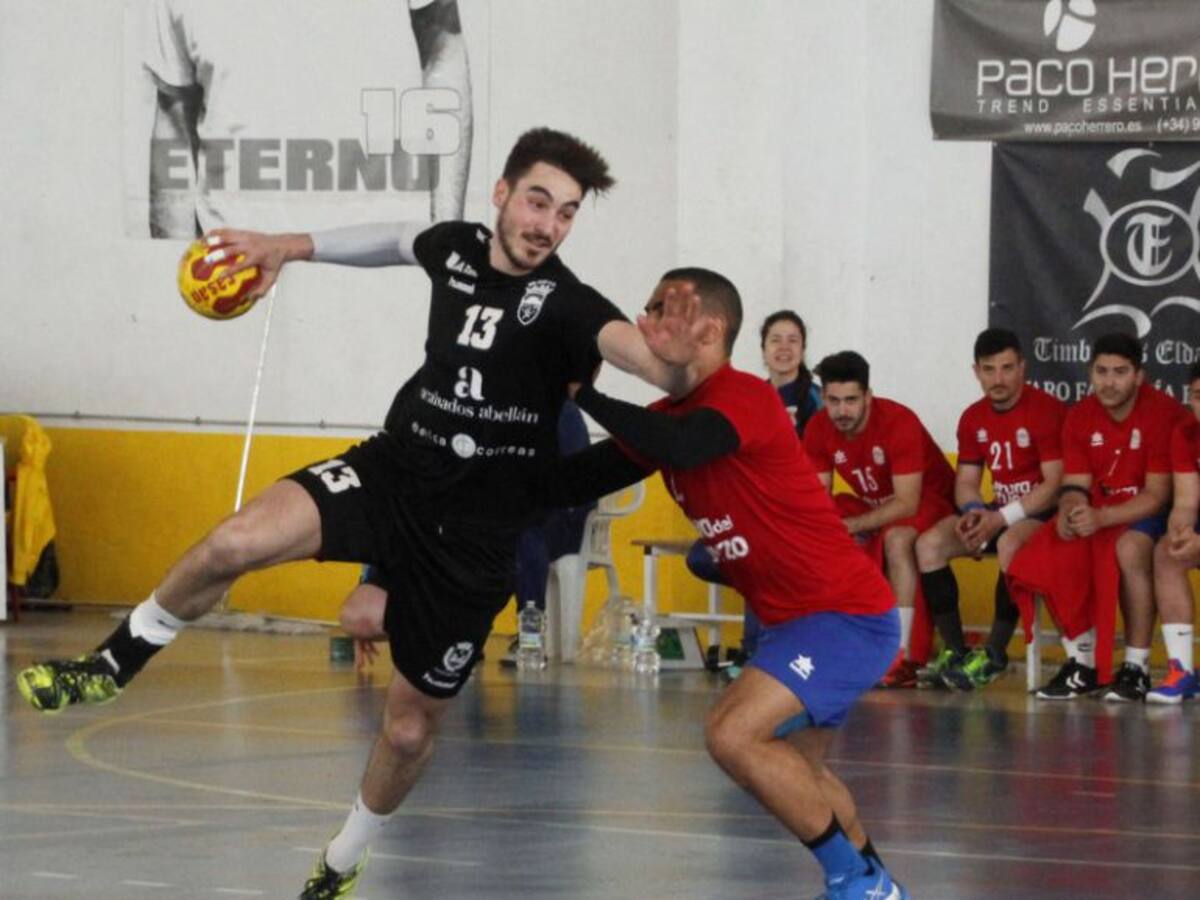 El Elda - C. E. E. ya está ahí (33-30)