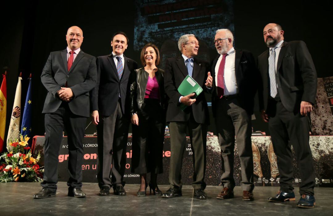 Autoridades inauguran el congreso &#039;Córdoba Ciudad de Encuentro y Diálogo&#039;.