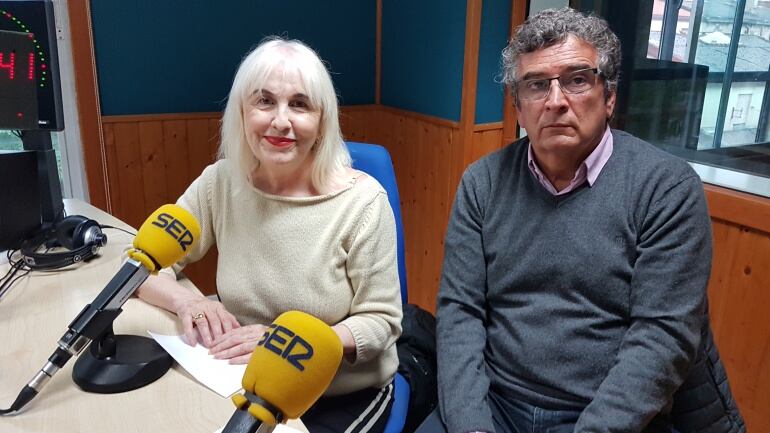 Carmen Sánchez Morán y Juan Guimerans en el estudio de La Ventana 