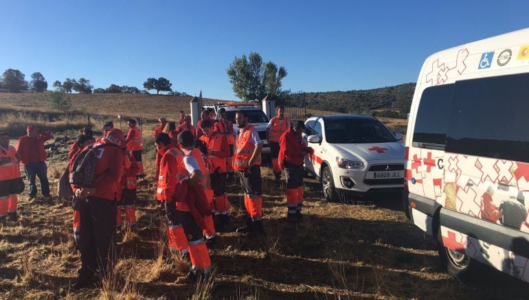 Equipo de Cruz Roja Extremadura antes del inicio de la busquda de Manuela Chavero 