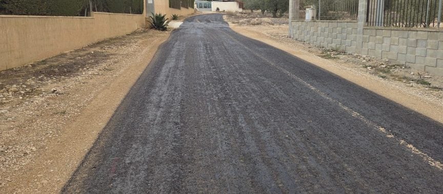 Asfaltado de caminos en Caudete