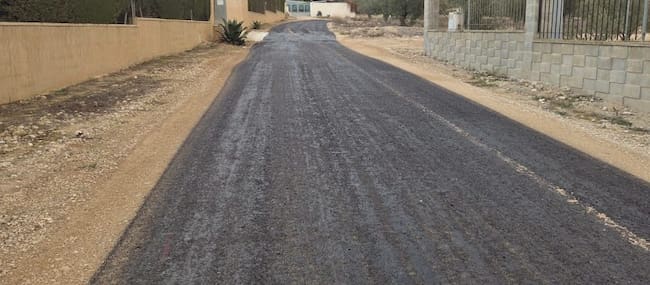 Asfaltado de caminos en Caudete