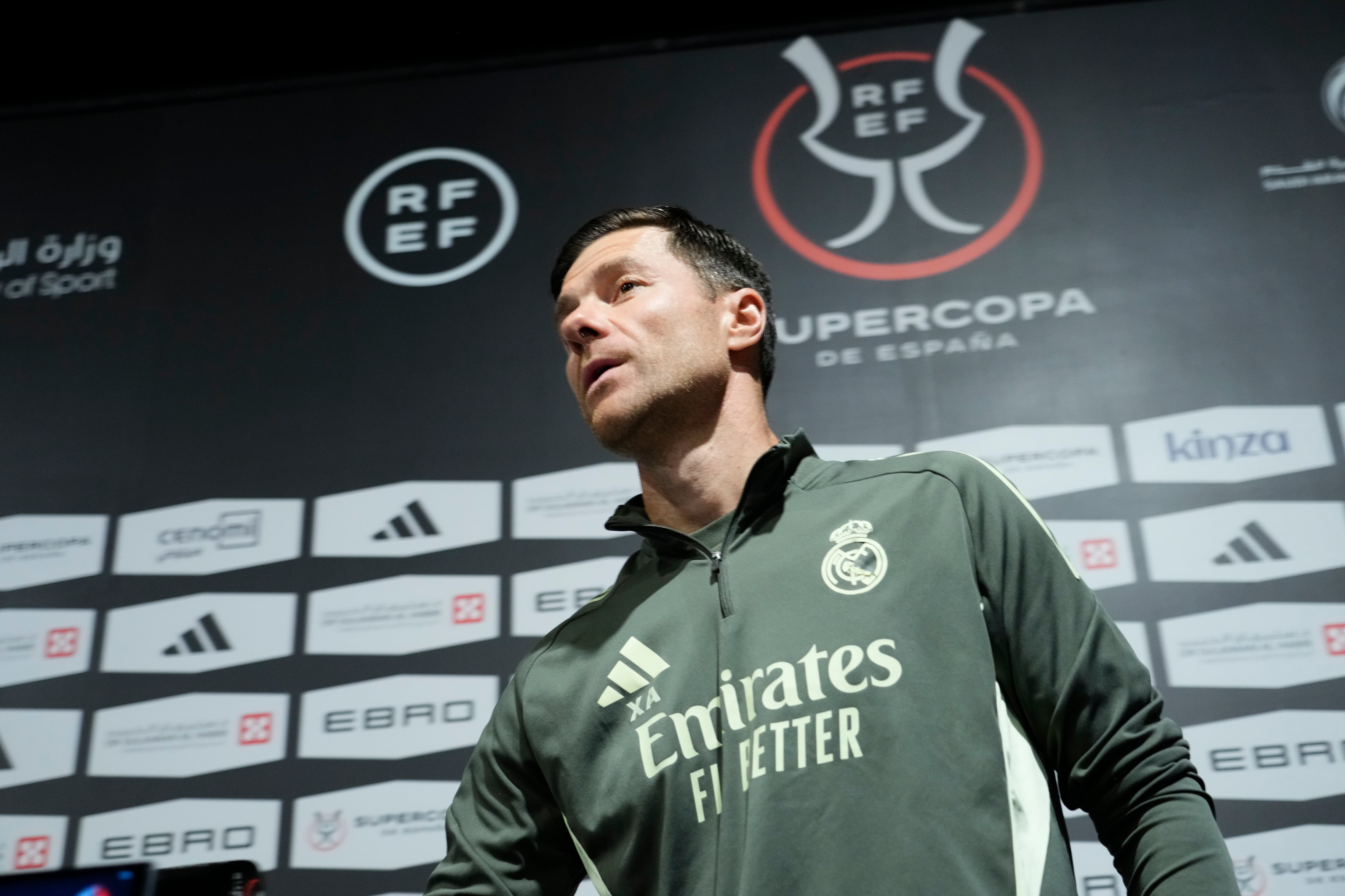 Manu Carreño lo tiene claro antes del derbi de la Supercopa: "Más allá de cómo se dé el resultado, Xabi Alonso sigue en el alambre"