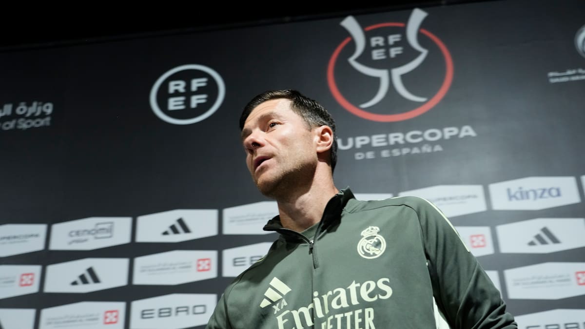 Manu Carreño lo tiene claro antes del derbi de la Supercopa: "Más allá de cómo se dé el resultado, Xabi Alonso sigue en el alambre"