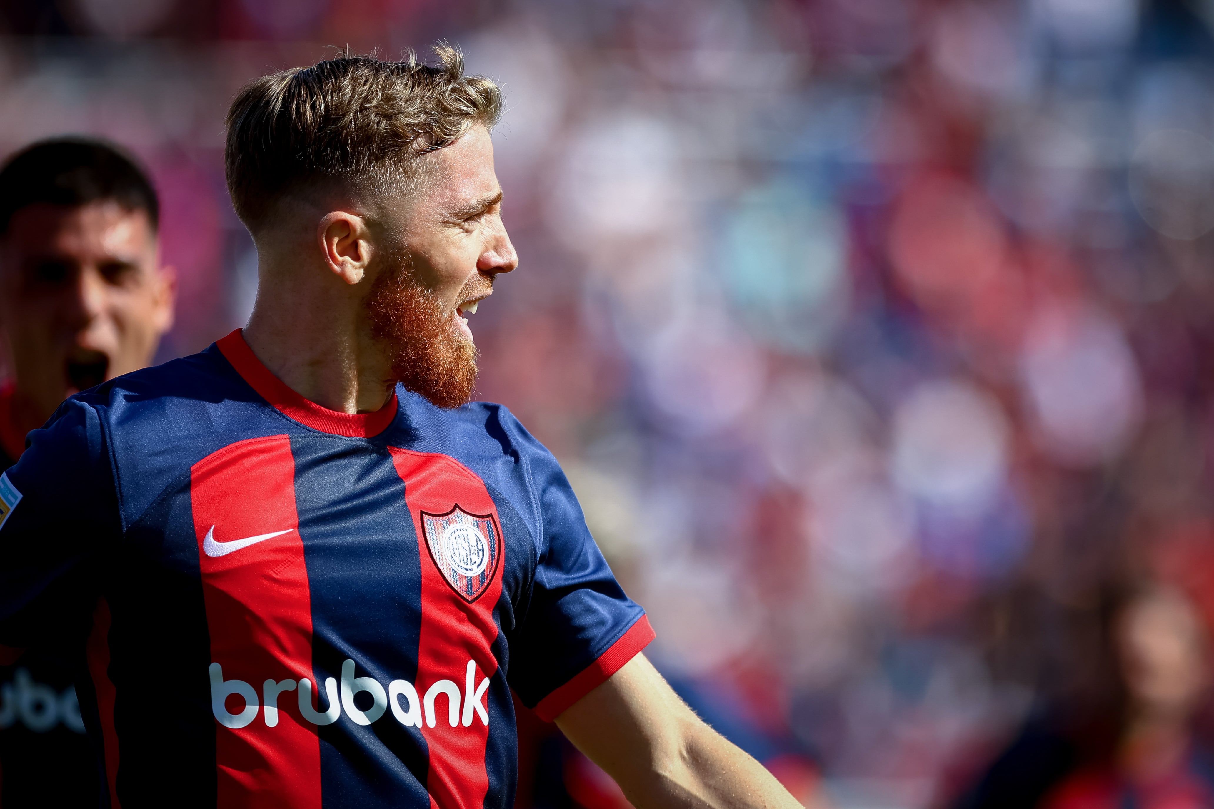 Iker Muniain, durante un partido con San Lorenzo