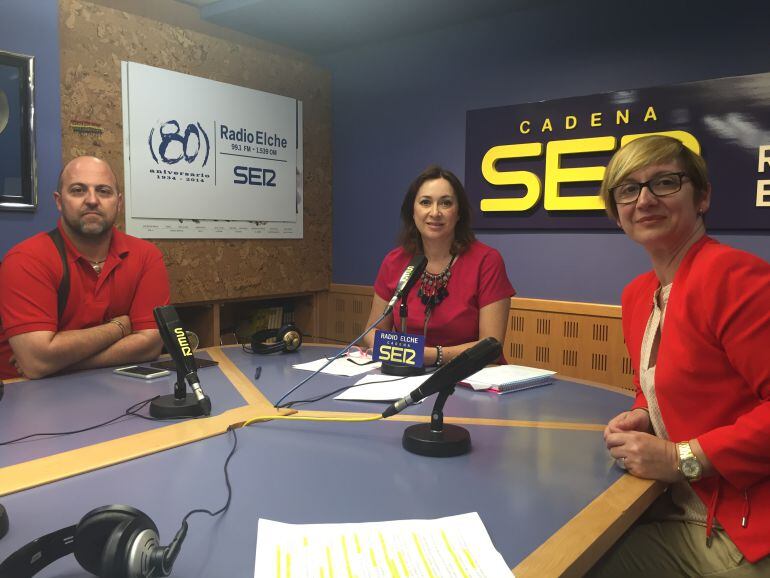 Yolanda Seva, alcaldesa de Santa Pola y Lorenzo Andreu, concejal de Empleo con Cristina Medina