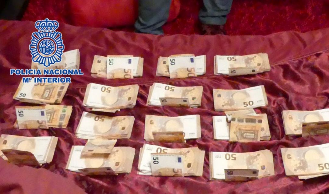 La Guardia Civil desmantela una red de &quot;chiringuitos financieros&quot; que habría estafado más de 27 millones de euros