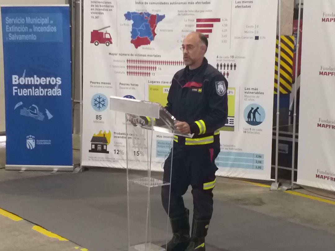 El Jefe del Parque Municipal de Bomberos de Fuenlabrada interviene en la presentación del estudio de la Fundación Mapfre.