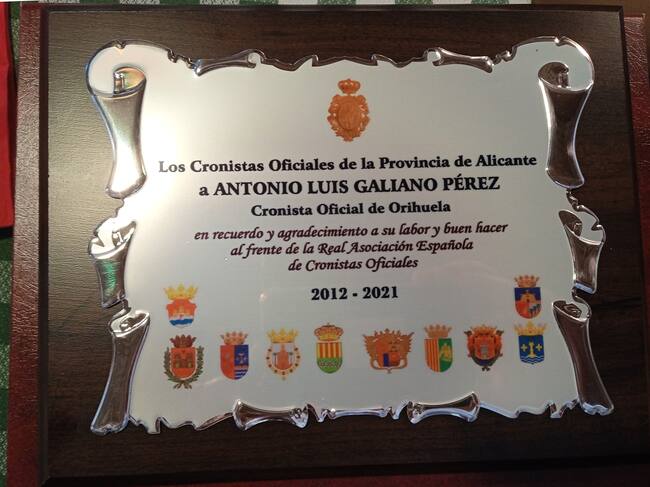 El homenaje fue organizado por Mª Carmen Rico y Gabriel Segura, cronistas de Petrer y Elda