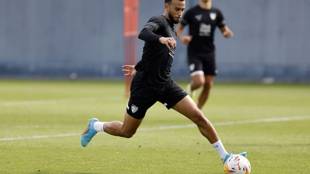 Hicham y Chavarría se asomaron al césped aunque no se espera que estén listos para recibir al Eibar