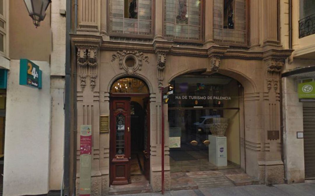 Oficina integrada de turismo ubicada en la zona de los Cuatro Cantones de Palencia