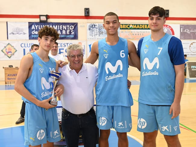 Estudiantes, subcampeón del Trofeo Ciudad de Linares 2023.