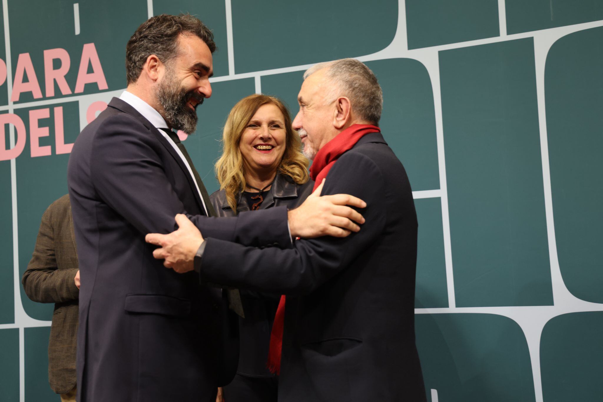 Alberto Mayoral, a la izquierda de la imagen