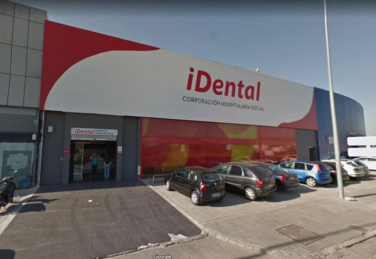 Clínica iDental en el polígono de la Torrecilla, ya cerrada.