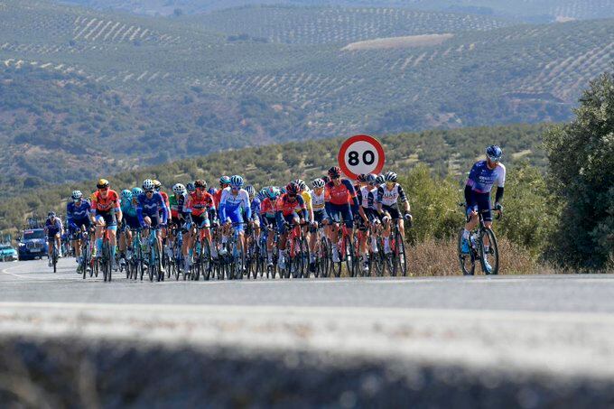 Un pelotón de ciclistas