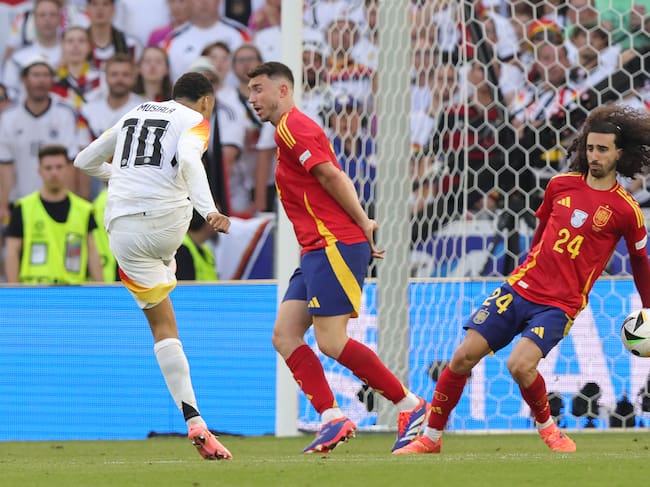 La polémica mano de Marc Cucurella contra Alemania