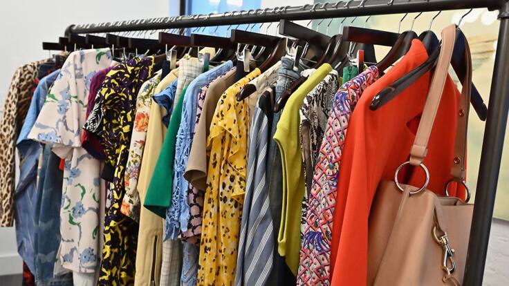 "Instagram cada día te pide un modelito": Comprar ropa se va a acabar