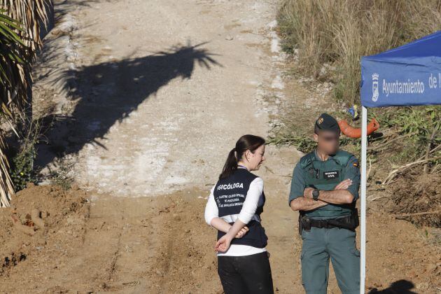 Llegada de la maquinaria para ayudar en las labores de rescate del niño atrapado.