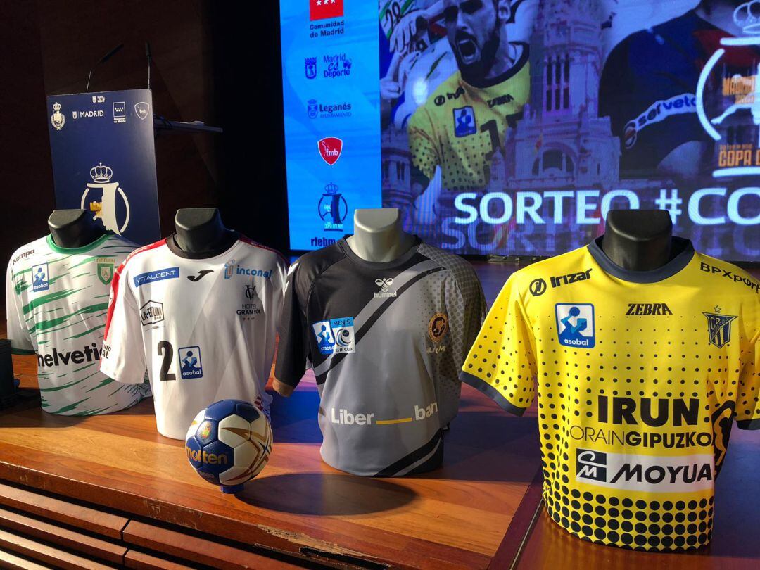 Camisetas de los equipos participantes