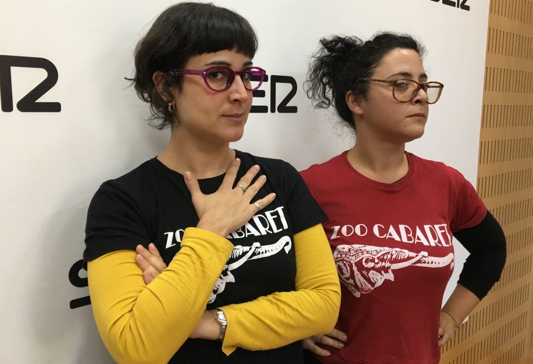 Elia Estrada y Elena Serrano, actrices de la compañía de teatro Zoo Cabaret