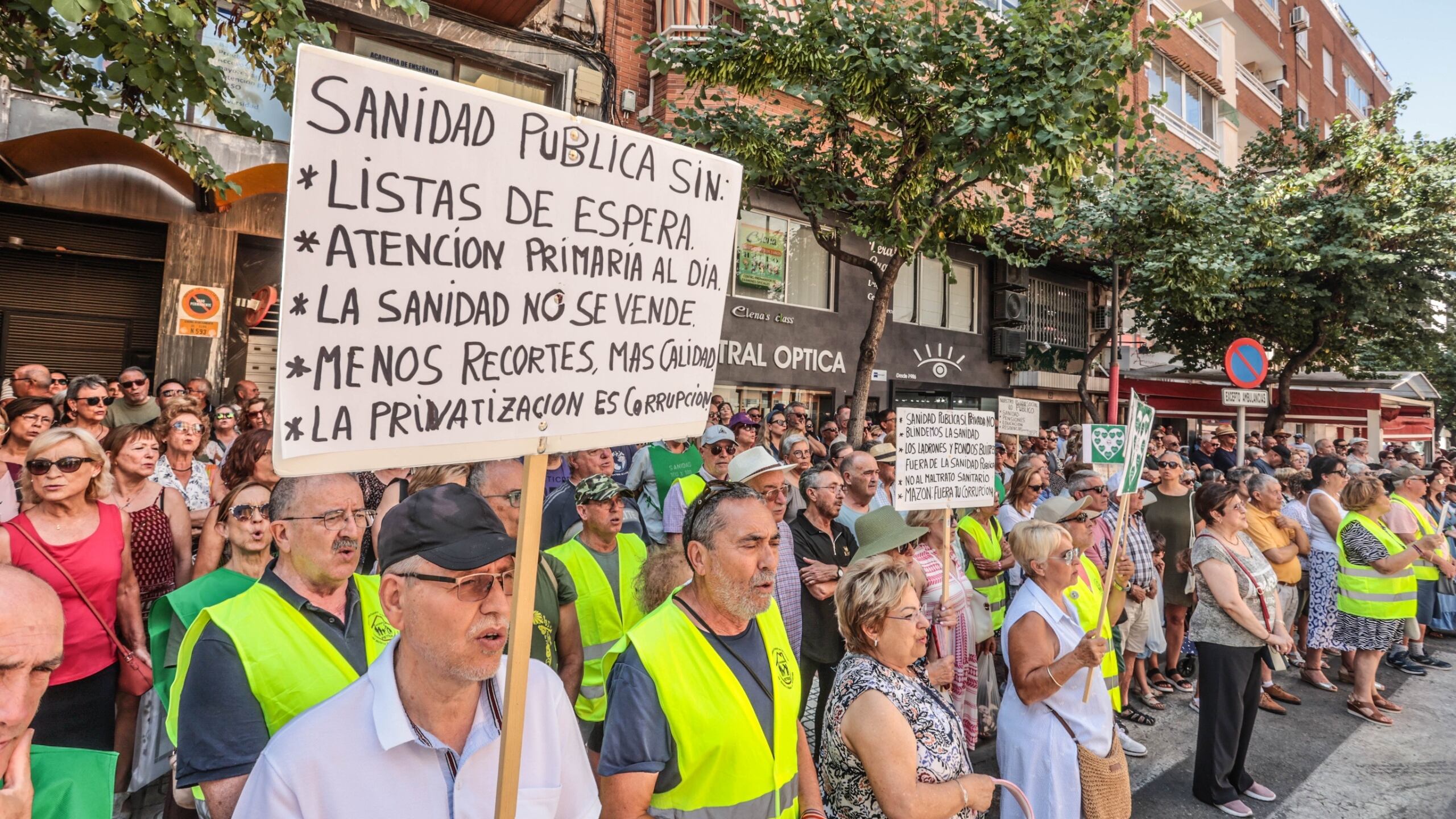 La Plataforma por la Defensa de la Sanidad Pública del Departamento de Salud de Elda ha convocado una nueva concentración