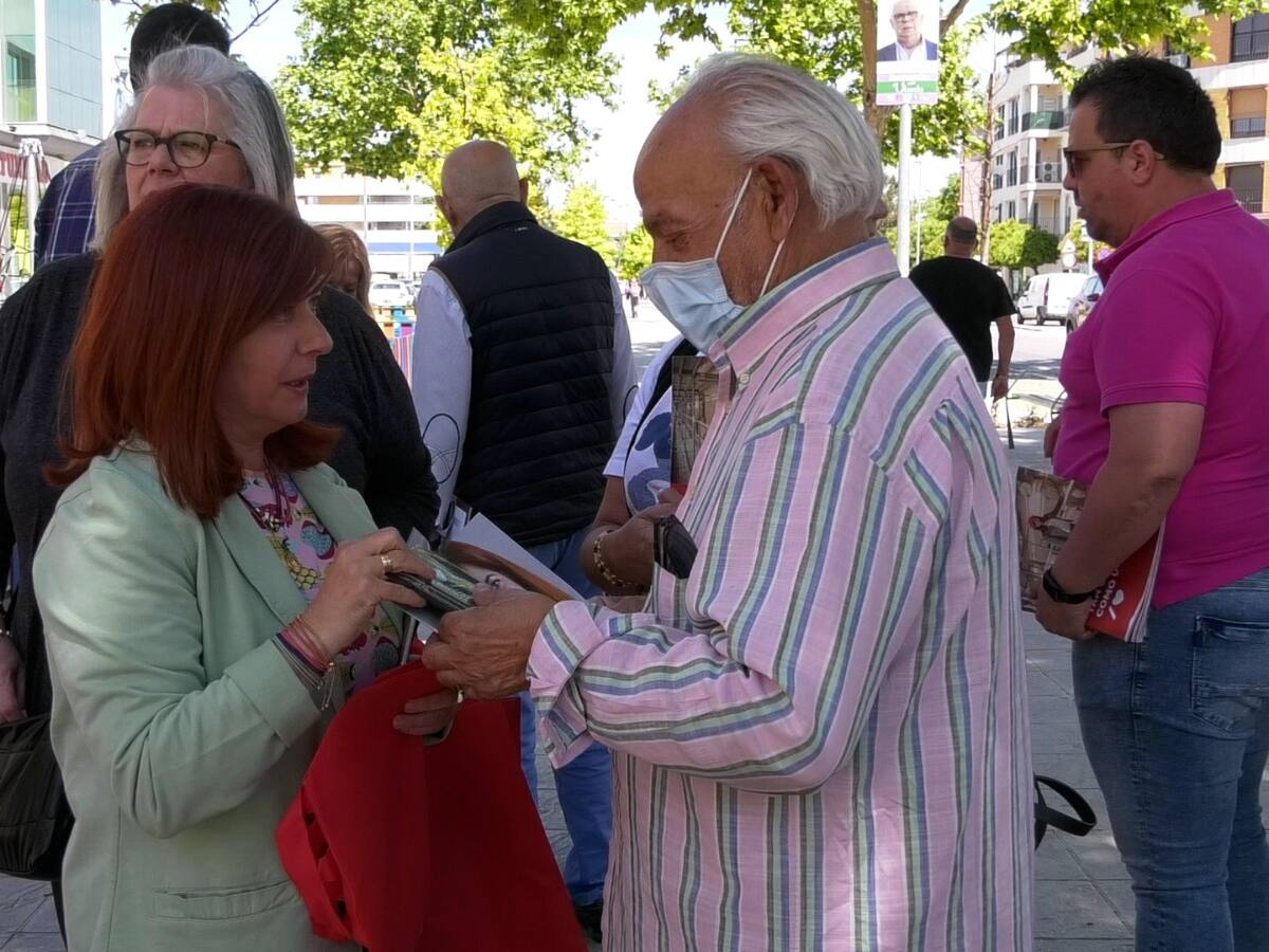 Toni Olivares y Lola Marín repasan algunas de las medidas con las que buscan seguir gobernando