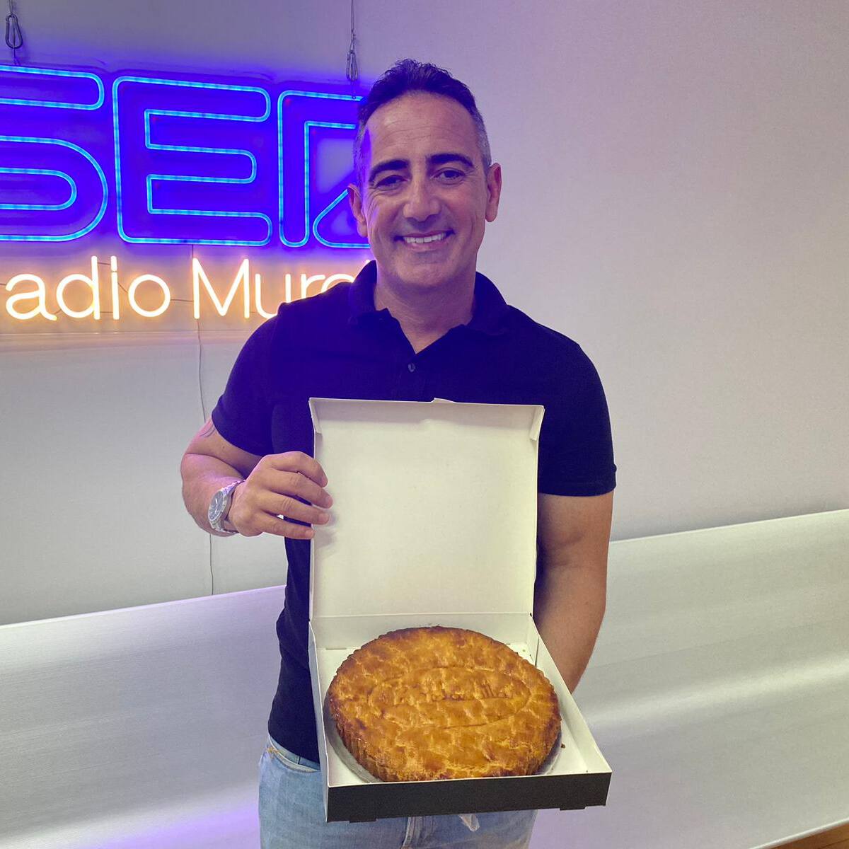 Cómo me lo como | Pastel de Cierva y Confitería 'La Peladilla': el singular pastel de San Javier que se come en toda Murcia desde hace un siglo