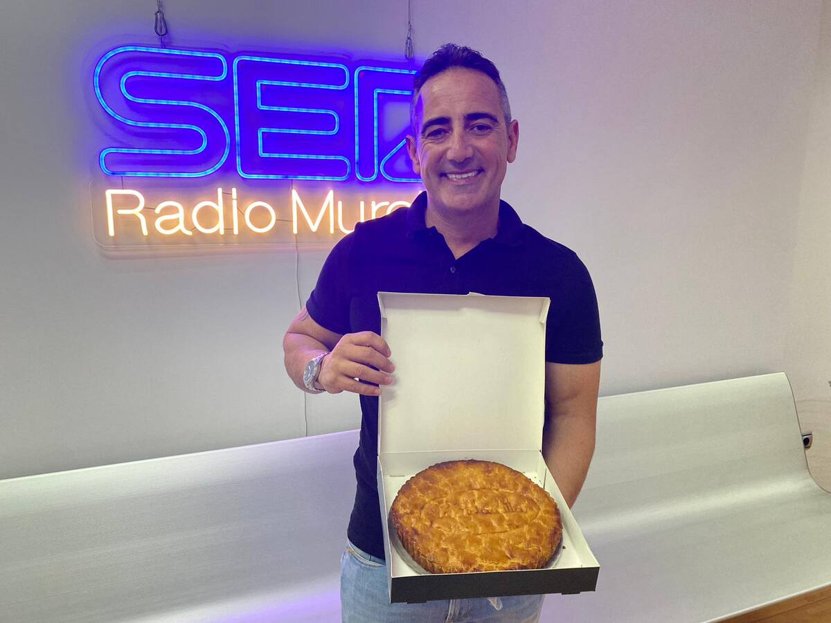 Cómo me lo como | Pastel de Cierva y Confitería de la Peladilla: el singular pastel de San Javier que se come en toda Murcia desde hace un siglo