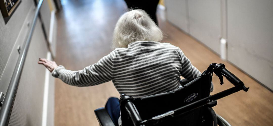 Las personas que cuidan de mayores dependientes en Getafe podrán acceder a unas horas de 'respiro' para que trabajadores sociales puedan acompañar a su familiar unas horas